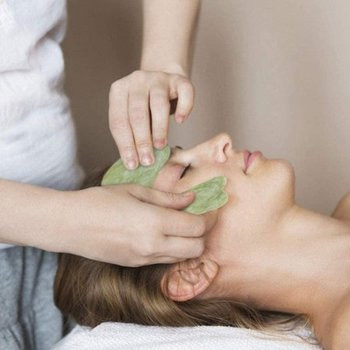   Anti-aging ránctalanító arcmasszázs tanfolyam jade kövekkel