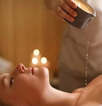 “Luminous Aura – Aroma Gyertya Arcmasszázs” tanfolyam