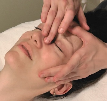 MIOTONIC Anti-Aging Arcmasszázs tanfolyam