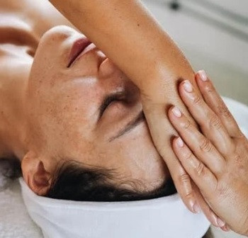 HOLISTIC SCALP ™ masszázs tanfolyam