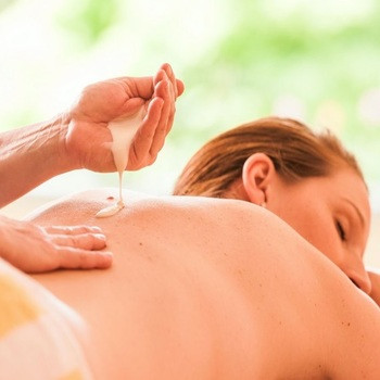 Zanzibár wellness Kurland™  kecskevajas testmasszázs tanfolyam